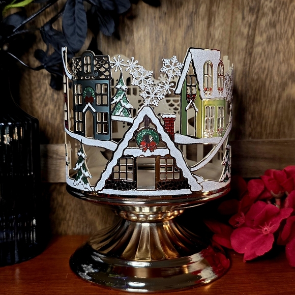 B&BW Christmas Holiday Village Pedestal Candle Holder - Picture 1 of 6